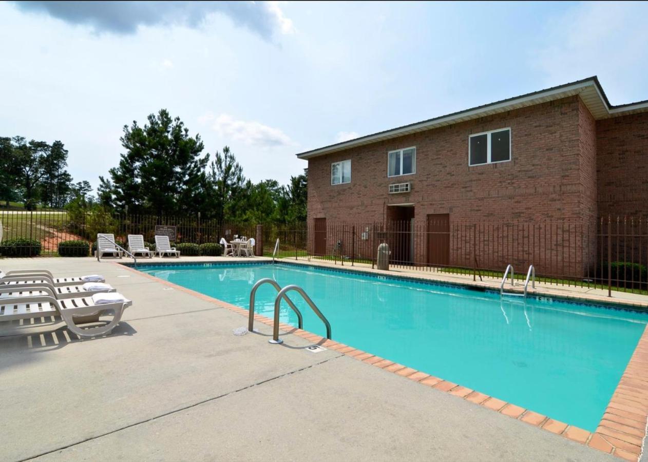 Americas Best Value Inn Wiggins ภายนอก รูปภาพ